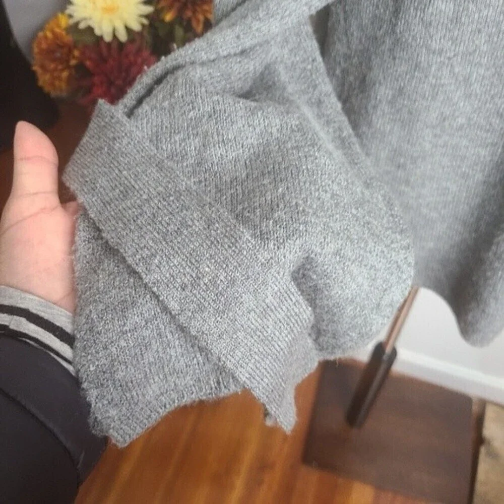 Halogen Gray Long Sleeve Tie Wrist Sweater sz Midium women's - Picture 6 of 12